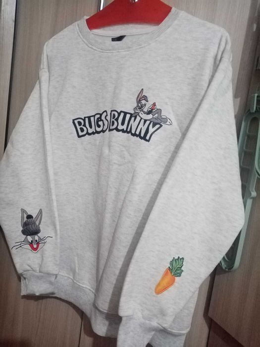 Кофта светлая с принтом