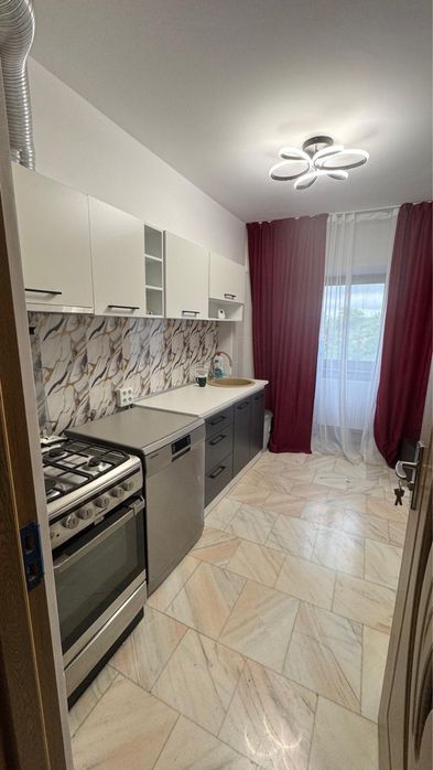 Inchiriez apartament 3 camere independentei umf central