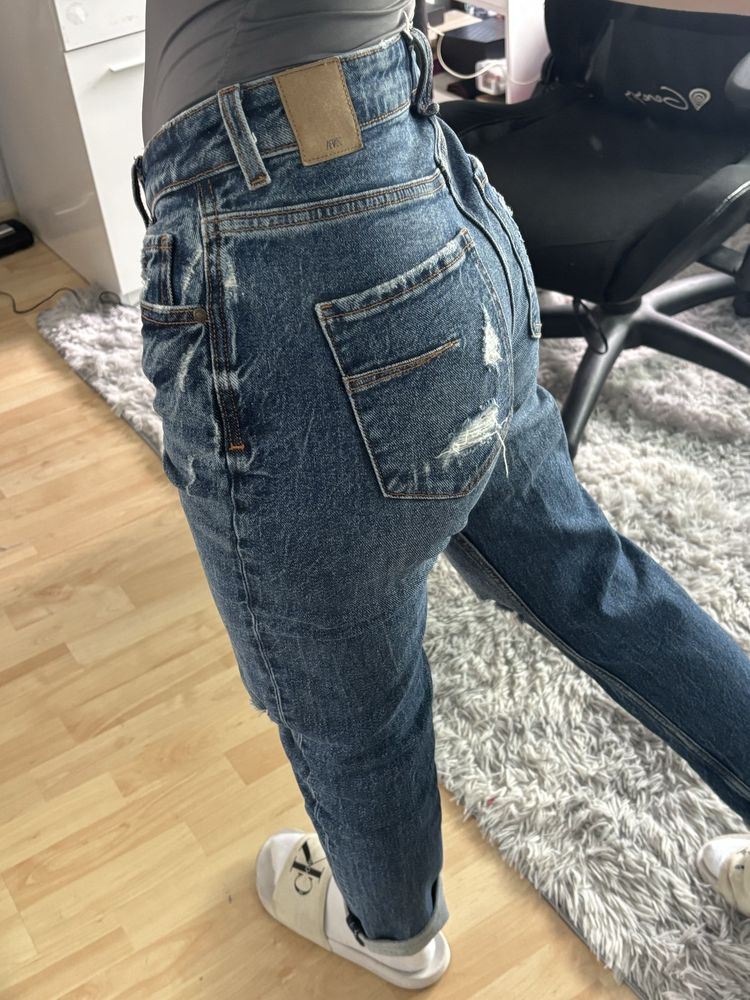 Сини дънки на Zara