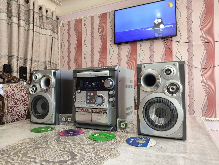 Samsung yangidek 100% ishleydi orginal musiqa markazi sotiladi