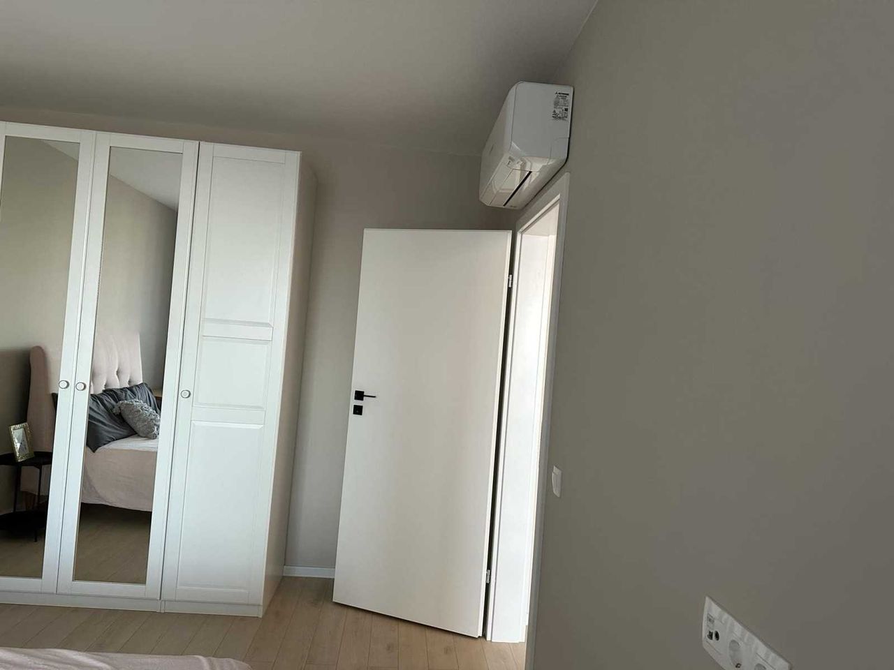 Дава се под наем Двустаен апартамент в София, Дружба 2 - 80 кв.м за 650 € - Снимка #3