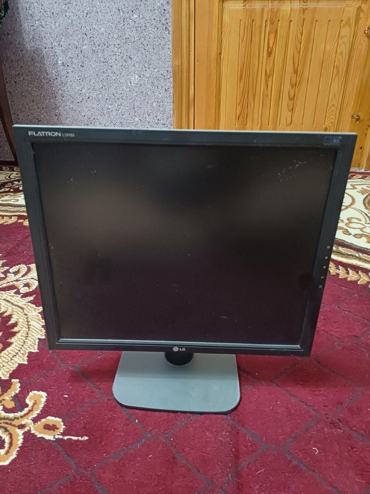 Monitor satiladi