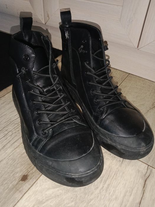 Продаю боты зимние