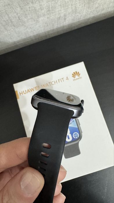 Продаю свои huawei watch fit 4 состояние хорошее