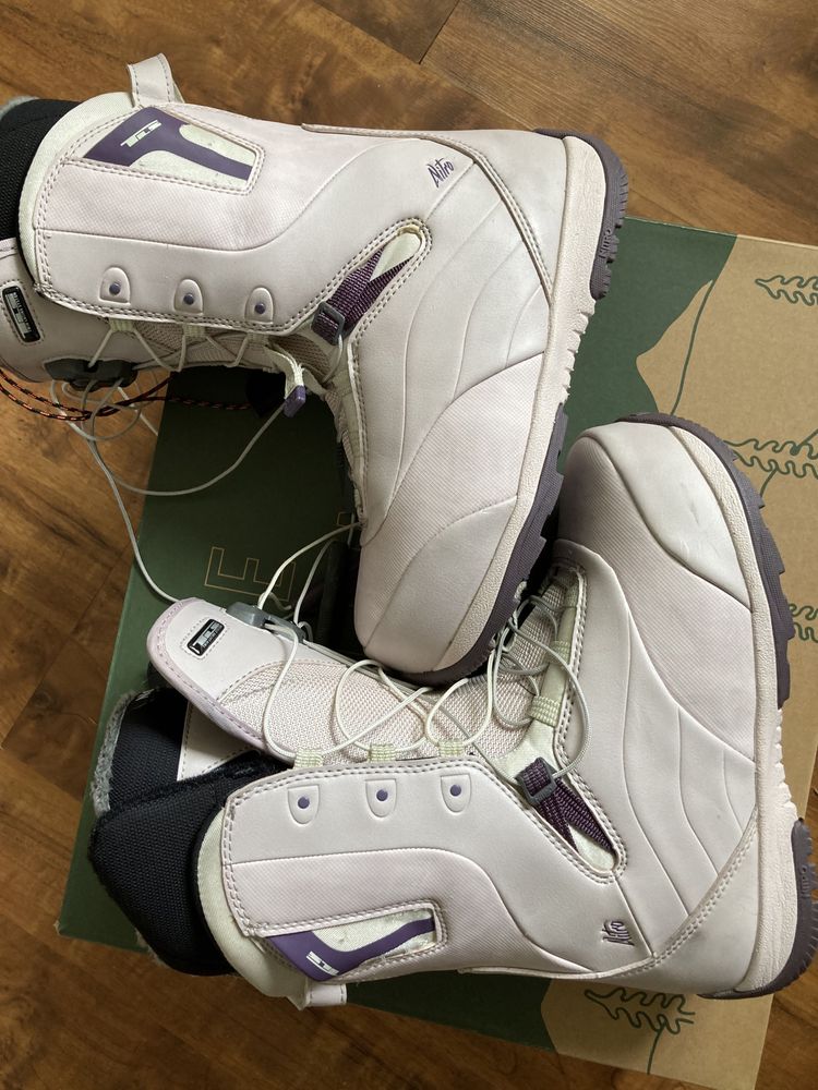 NITRO snowboard boot