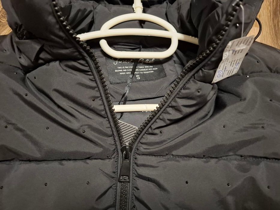 Ново яке с камъчета размер С