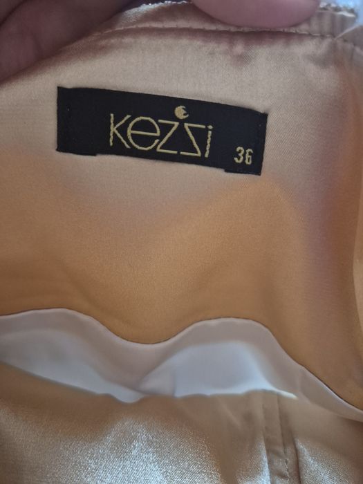 Rochie scurta aurie cu alb marime 36