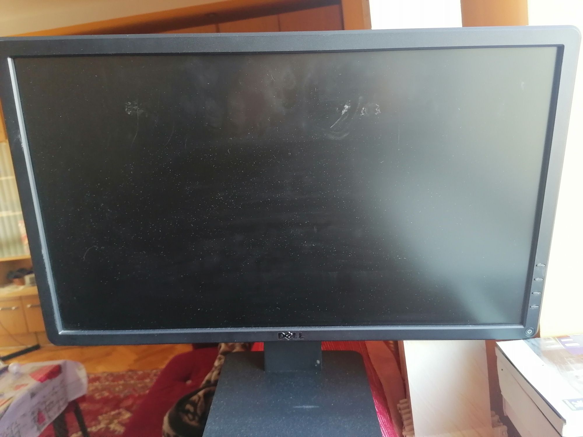 Продавам два монитора DELL 22"