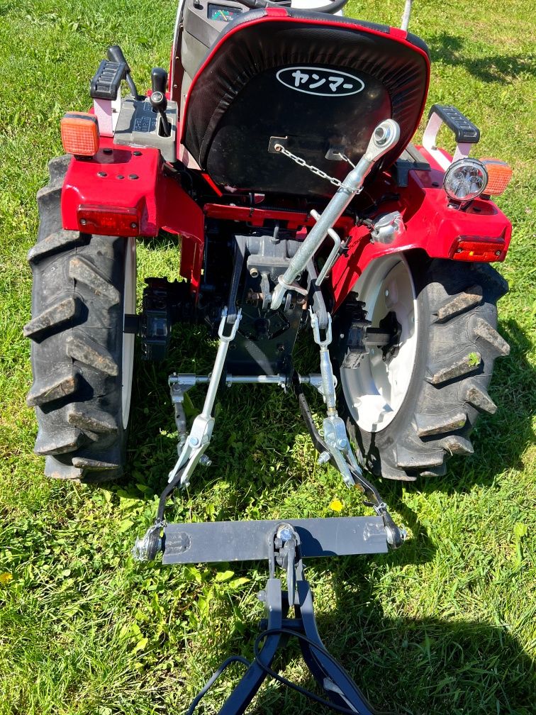 Tractor japonez Yanmar