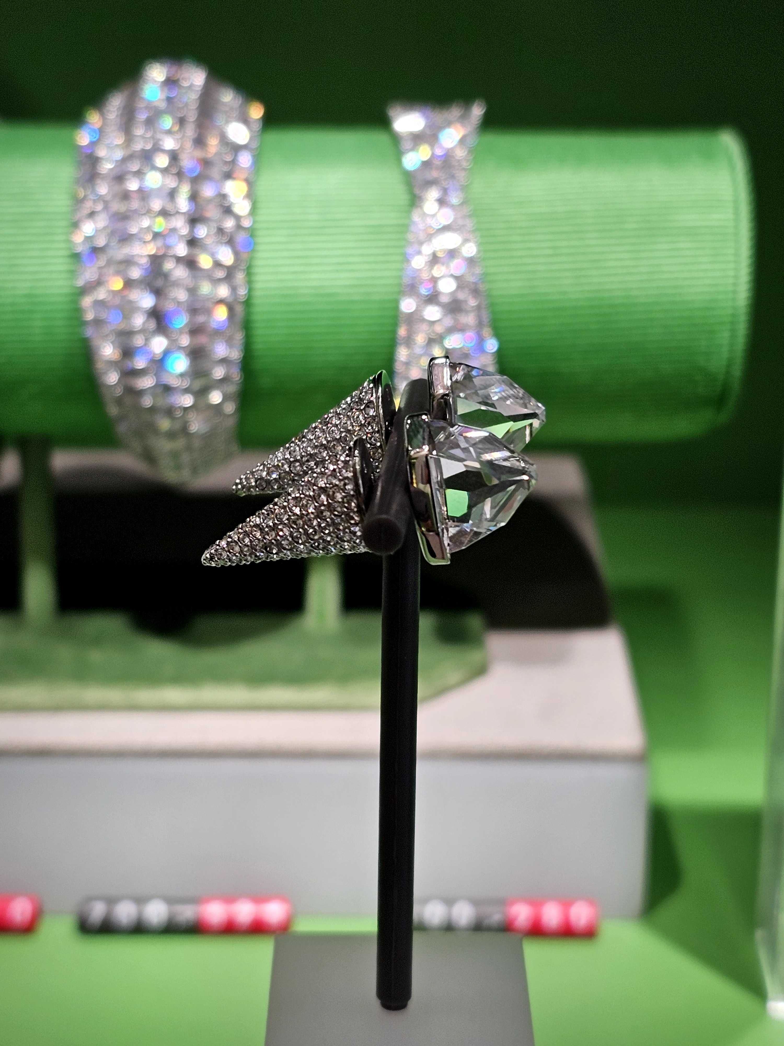 Оригинални обеци Swarovski Lucent Limited Edition