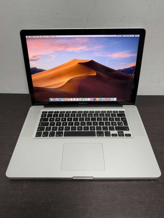 Laptop MacBook Pro 15-Intel Core i7- 8GB-256GB- OS Catalina-18 cycle