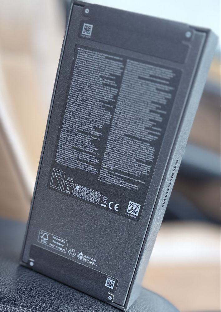 ЧИСТО НОВ! Samsung Galaxy Z Flip FE 256 GB 5G Black 2г гаранция