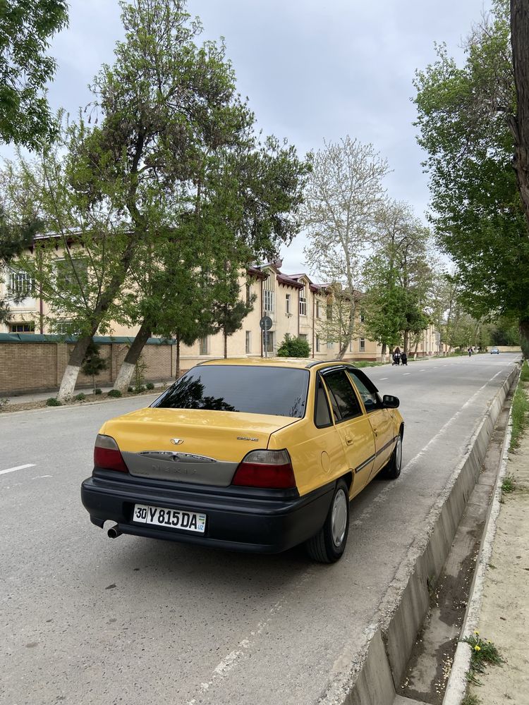 Shaxsiy moshin bu srochna sotiladi na xadu