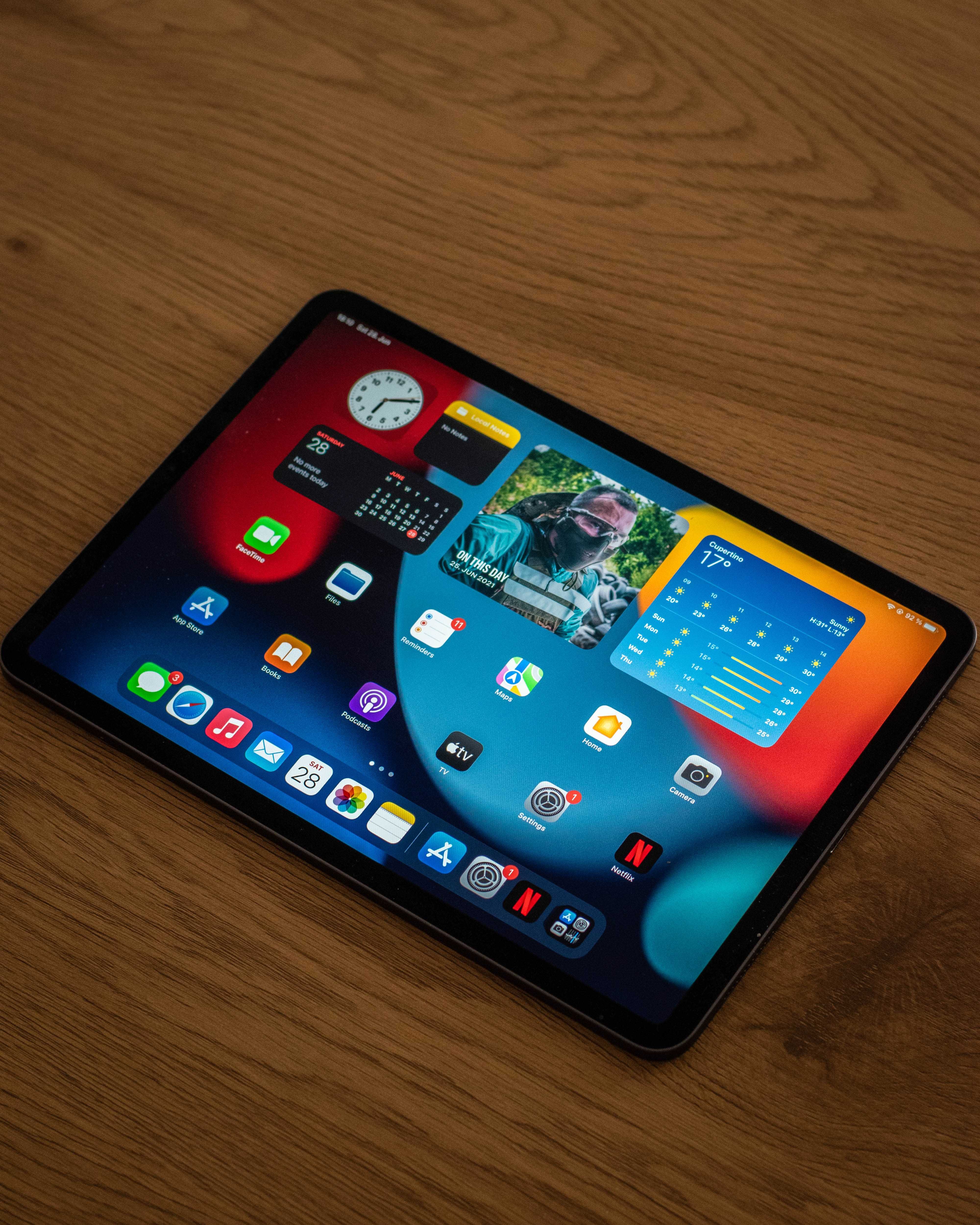 iPad Pro 11” (2nd Gen, 2020) – 128GB, Wi-Fi – Отлично състояние