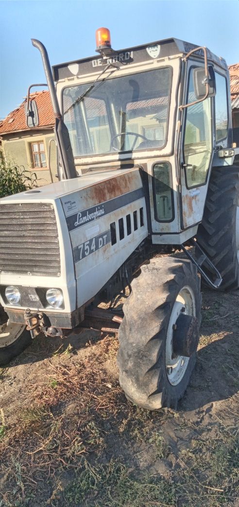 Tractor lamborghini 754