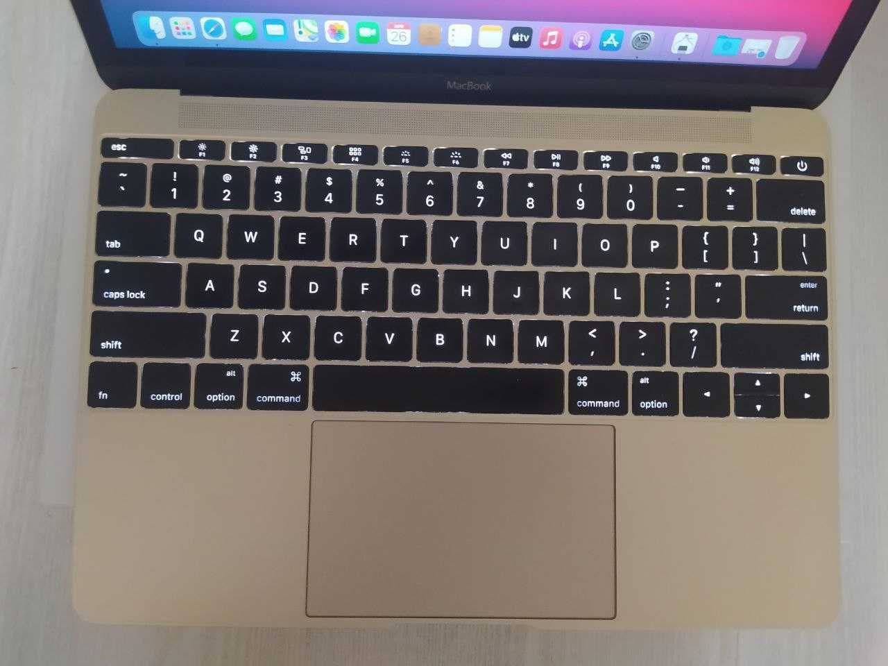 Apple MacBook 30 sikl   + bonus sovg'aga full set karobka dok