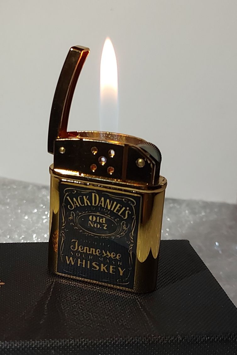 Газовая зажигалка Jack daniels золото. Зажигалка на подарок. Lighter