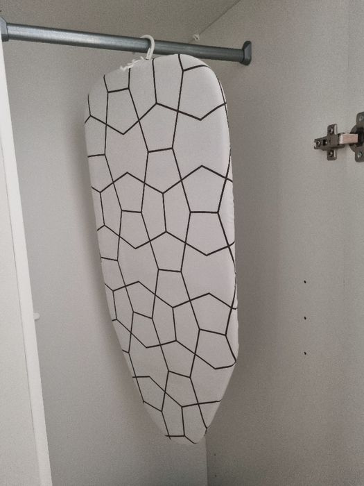 Masa de calcat joasa