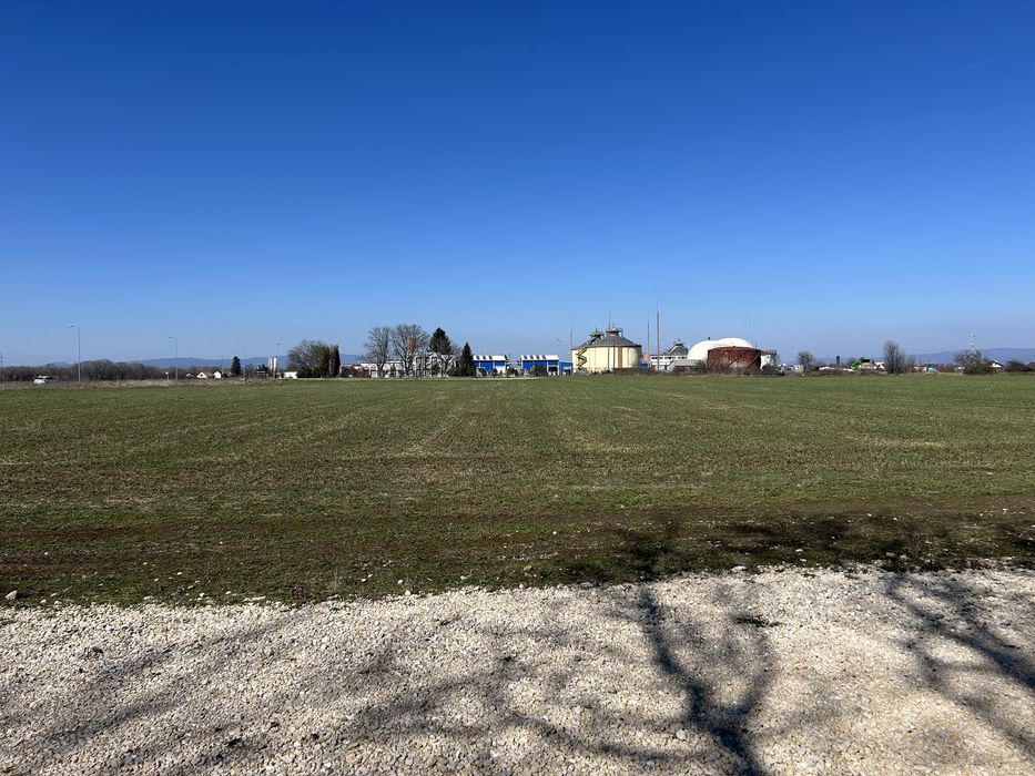 Teren intravilan industrial/comercial - Brasov-Bartolomeu-8112 mp