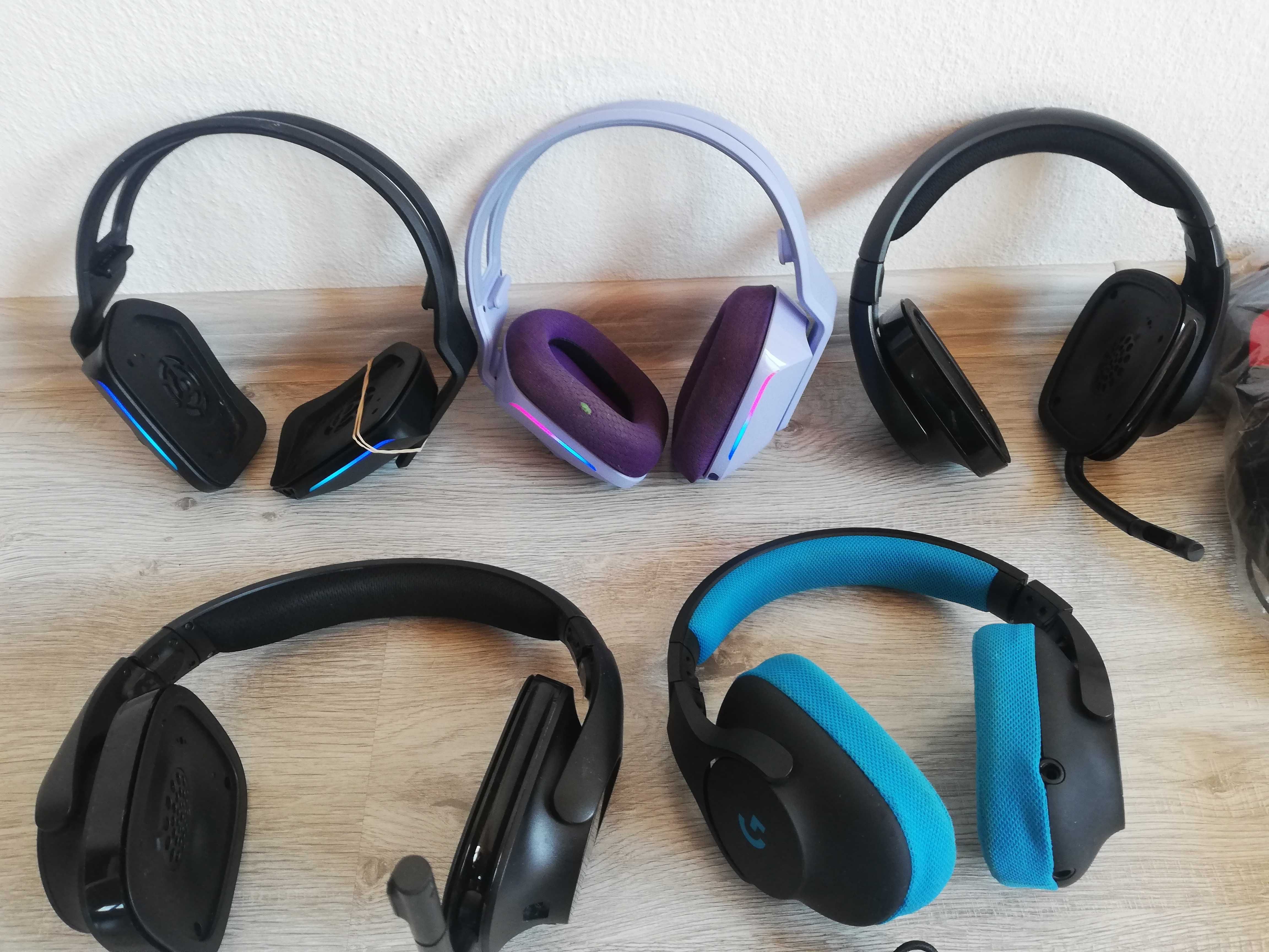 Разчистване голям Лот от 25 чифта слушалки Razer и Logitech