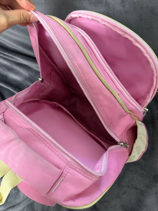 Ghiozdan, rucsac pentru fetiță. Scoala
Clasa 0-4.