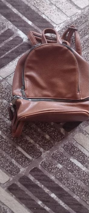 Rucsac pentru damă în stare foarte buna