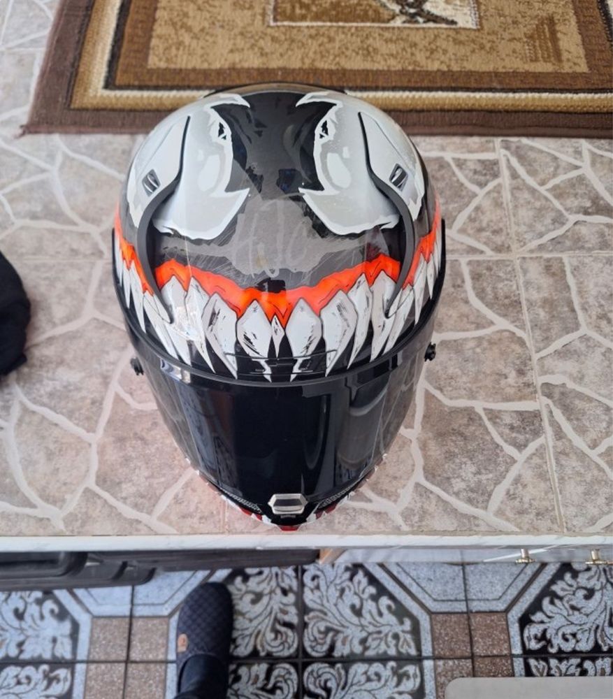HJC Rpha 11 venom 2