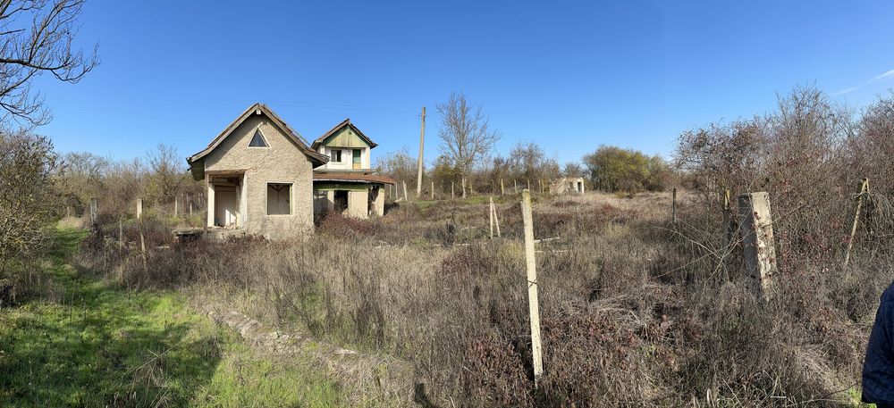 Вила на 100 метра от главния път