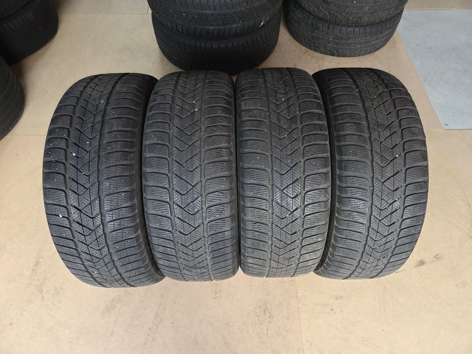 Set 4 anvelope SH iarna Pirelli 225/45/18 dot 2022