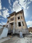 8 sotiq maydonga ega qurilish maydoni 240 m2  hovli sotiladi