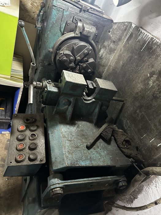 Токарно-винторезный станок