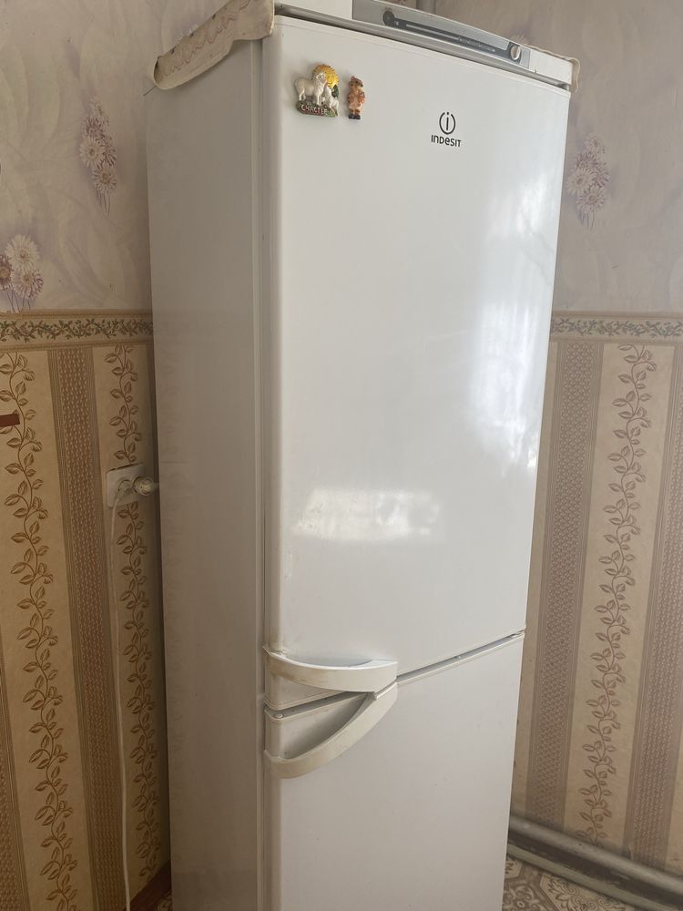 Холодильник холодильник