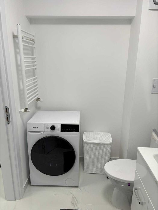 Garsoniera de inchiriat + loc de parcare, sector 4, bloc nou