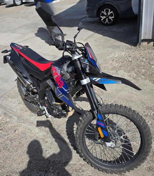 Motocicleta Aprilia RX125 E5 ABS