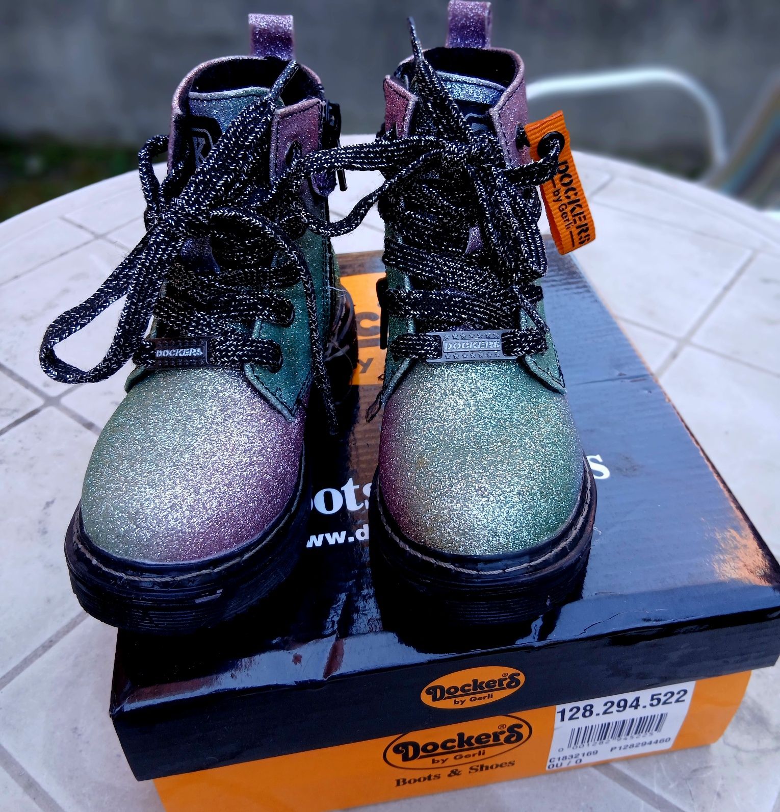 Децки боти Dockers