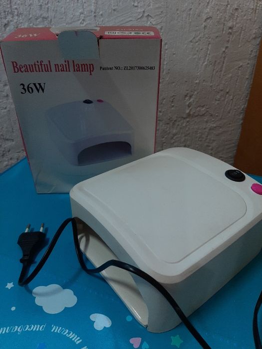 Лампа. Лампа для маникюра. Лампы для сушки ногтей.