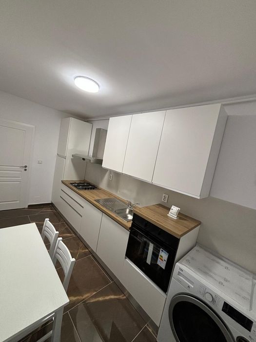 Inchiriez ap.2 camere decomandate