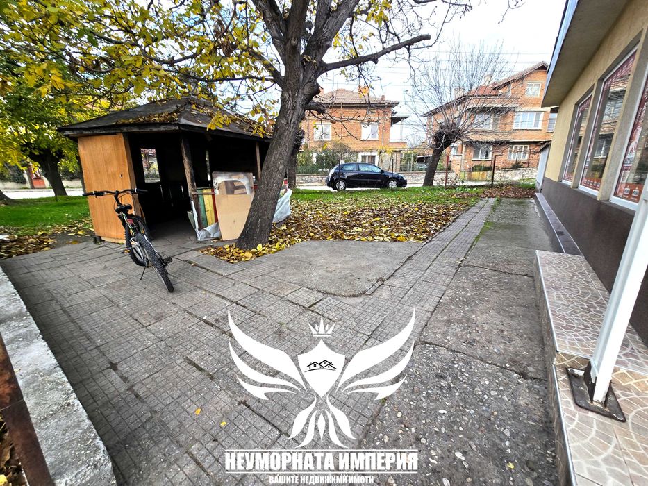 Под наем 85кв помещение с двор за офис студио кабинет в село Крумово