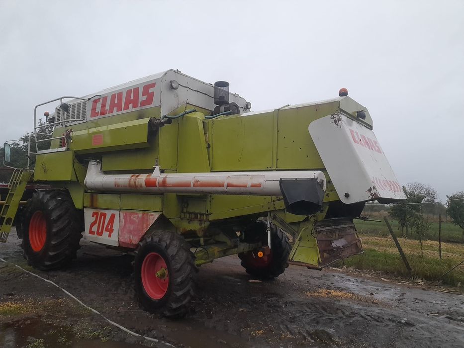 Combina Claas Mega 204