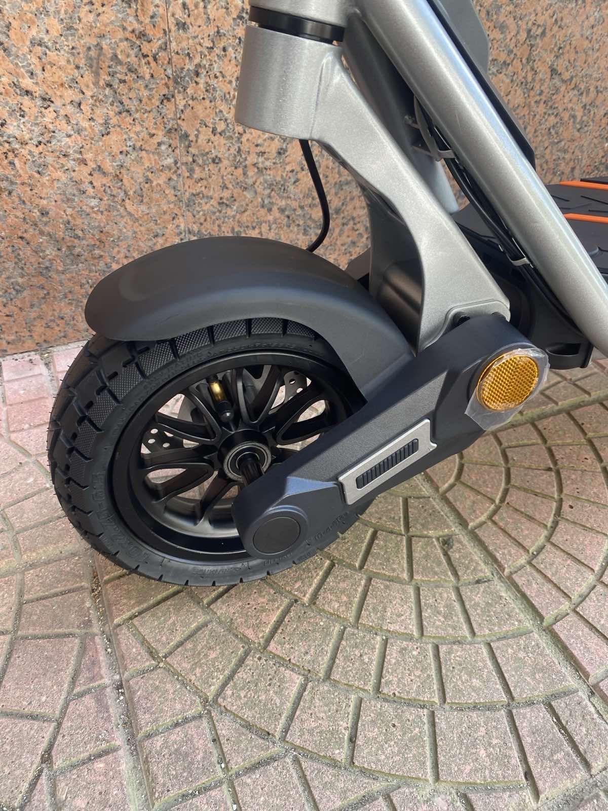 Електрическа тротинетка Kugoo Kukirin A1 2025 800W