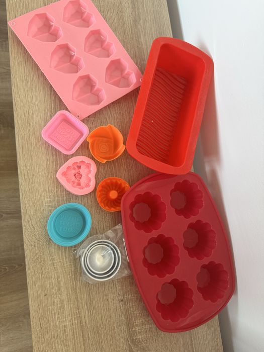 Силиконови форми за отливки и сапуни