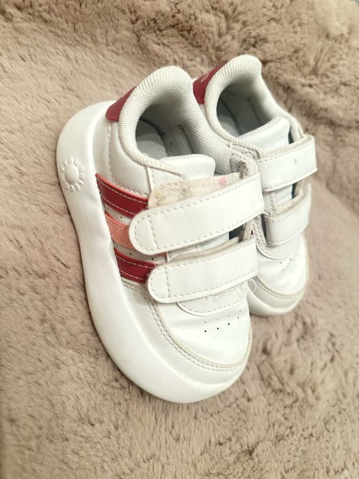 Adidasi Adidas marimea 23