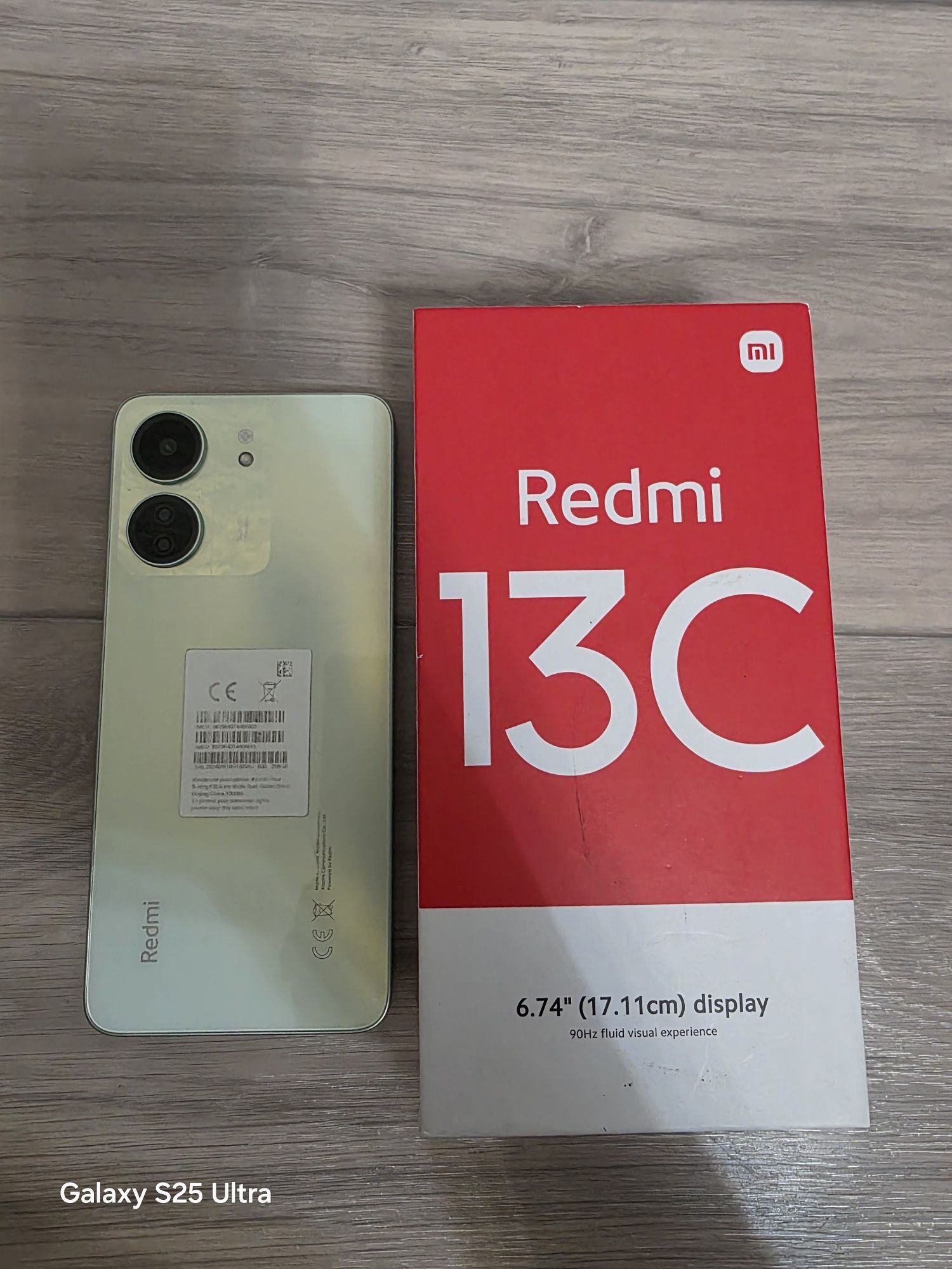 Продам Редми 13С на 256 гигов торг.