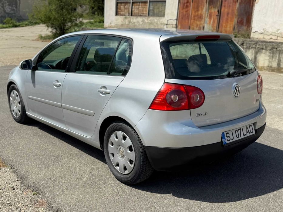 Mașină Volkswagen golf