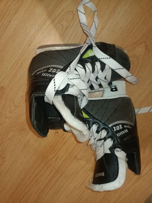 Продам детские коньки состояние идеальное