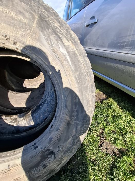 Vand 1 sau 2 anvelope 315 80 22.5 tracțiune bune