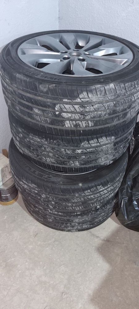 245/45/R19 продам комплект , снят с малибу
