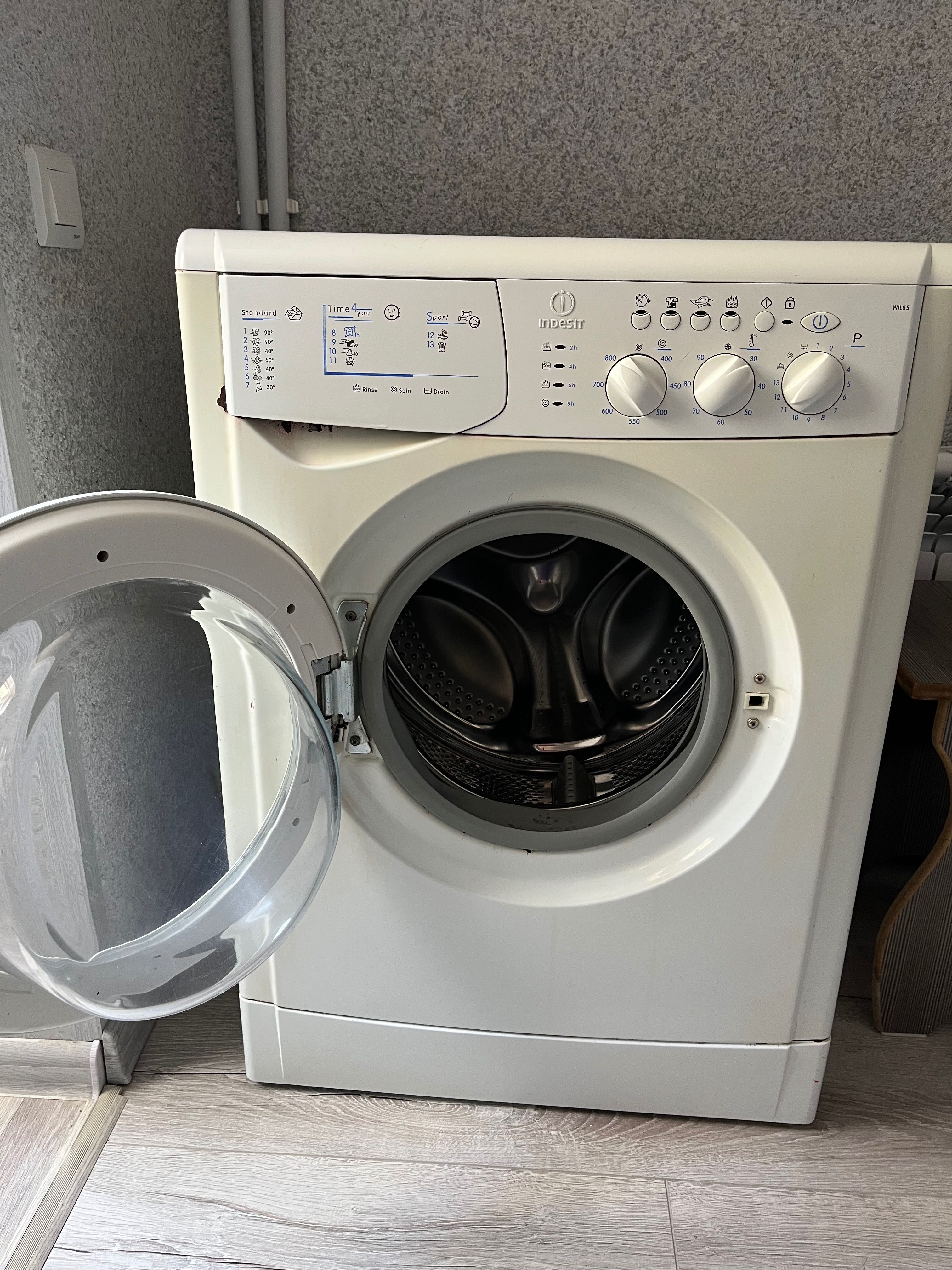 Продается стиральная машина Indesit Wil 85