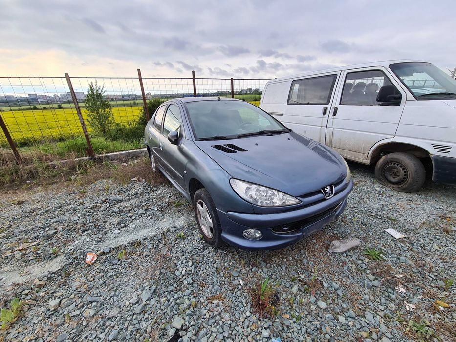 Dezmembram Peugeot 206