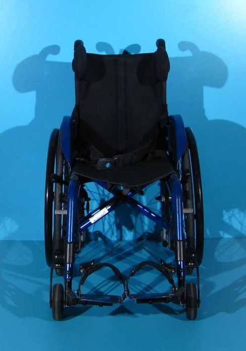 Scaun cu rotile din aluminiu activ Meyra / latime sezut 36 cm